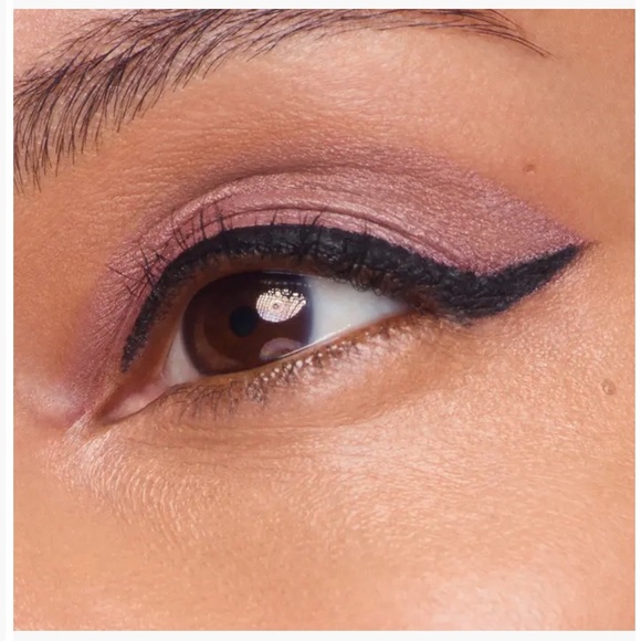 ✨ Stila Suede Shade Liquid Eyeshadow – Sheer Terracotta ✨ - Picture 4 of 5